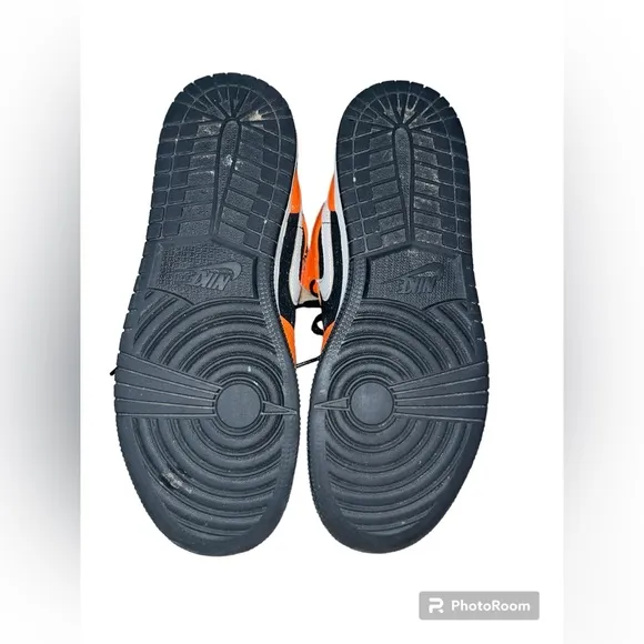 ⛹🏾‍♂️ Air Jordan 1 Mid Black Cone (GS) - Youth 6.5