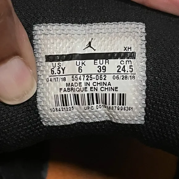⛹🏾‍♂️ Air Jordan 1 Mid Black Cone (GS) - Youth 6.5