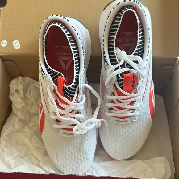 🏋️‍♂️👟 Reebok HIIT Training Sneakers Men’s 6.5 - White, Black, Orange Blast!