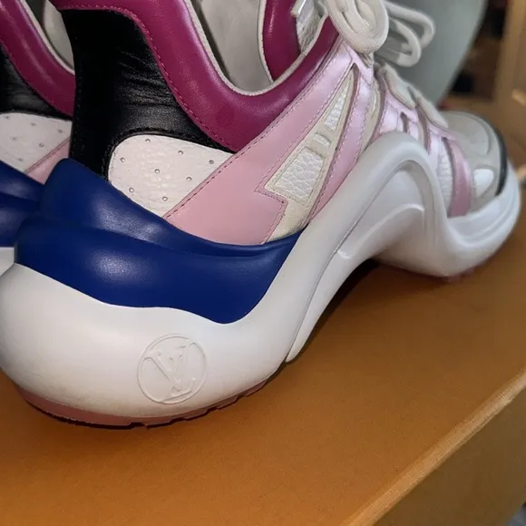 100% authentic Louis Vuitton sneakers