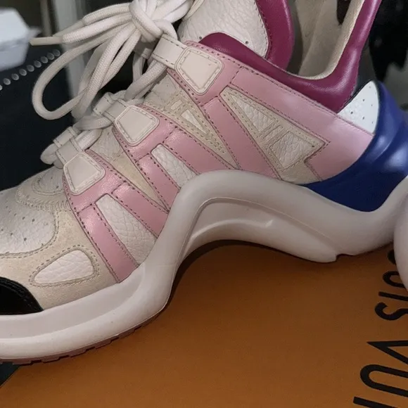 100% authentic Louis Vuitton sneakers