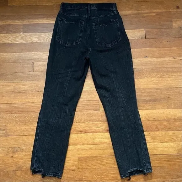 A&amp;F Curve Love Ultra High Rise Ankle Straight Distressed Black 26/2 Regular