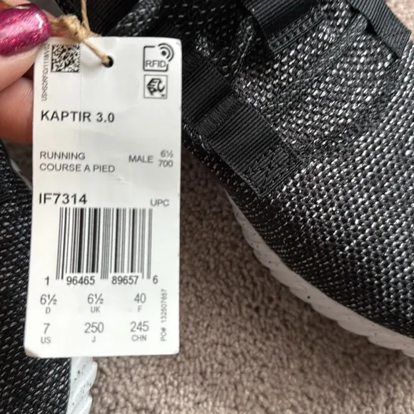 Adidas Kaptir 3.0 size 7 youth shoes! NWT