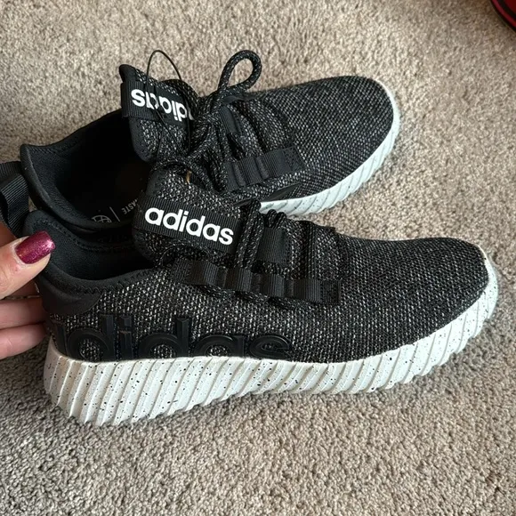 Adidas Kaptir 3.0 size 7 youth shoes! NWT