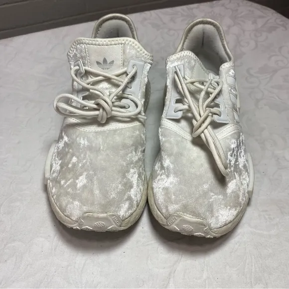 Adidas NMD_R1 Velvet Women's White Size 6 Crystal White Velour Shoes Sneakers
