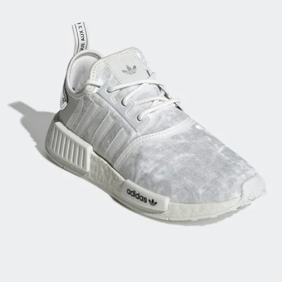 Adidas NMD_R1 Velvet Women's White Size 6 Crystal White Velour Shoes Sneakers