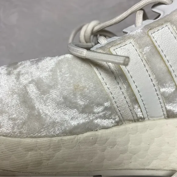 Adidas NMD_R1 Velvet Women's White Size 6 Crystal White Velour Shoes Sneakers