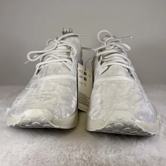 Adidas NMD_R1 'White Silver Metallic' Women's Sneakers Size 8 GW5681 New in Box