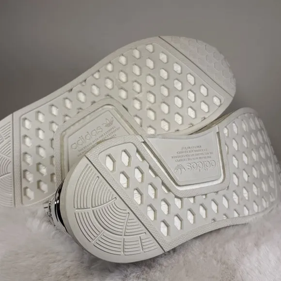 Adidas NMD_R1 'White Silver Metallic' Women's Sneakers Size 8 GW5681 New in Box