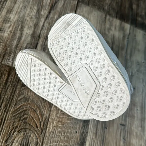 🌟Adidas Originals 🌟Swift Run Kid 5KToddler Shoes WHITE Boy/Girl Sneaker