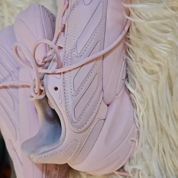 Adidas Ozelia shoes clear pink size 4