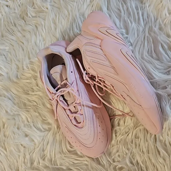 Adidas Ozelia shoes clear pink size 4