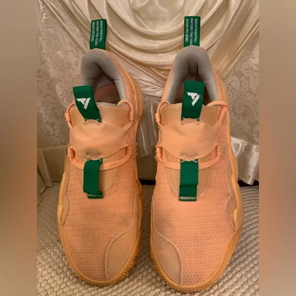 ADIDAS TRAE YOUNG