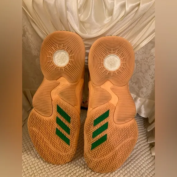 ADIDAS TRAE YOUNG