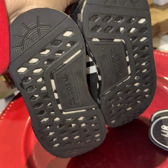 adidas Unisex Kids' NMD_R1 Sneakers used great condition