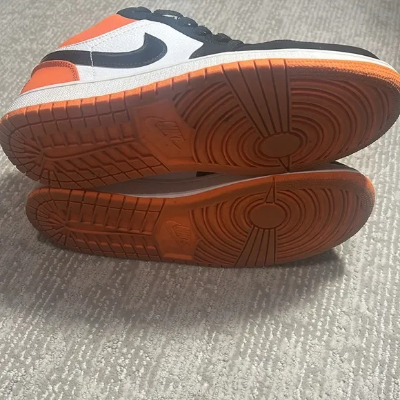 Air Jordan 1 low ‘Shattered Backboard’