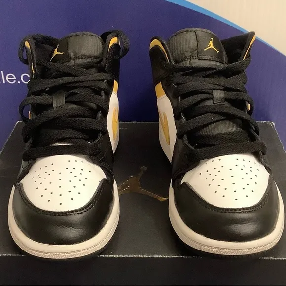 Air Jordan 1 Mid White Pollen Black Kids 3y