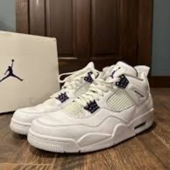 Air Jordan 4 Metallic Purple