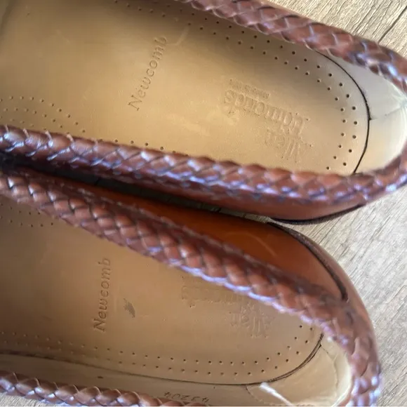 Allen Edmonds Newcomb Leather Moccasin Loafers