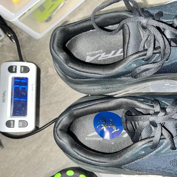 Altra Via Olympus 2 Running Shoes Cushioned Road Walking Black Mens 8.5