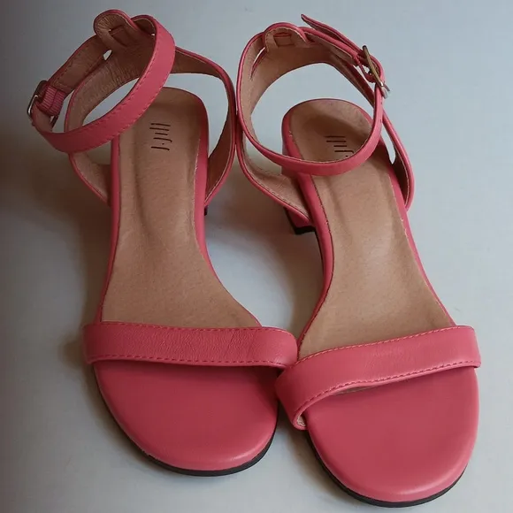 ANKLE STRAP SHOES