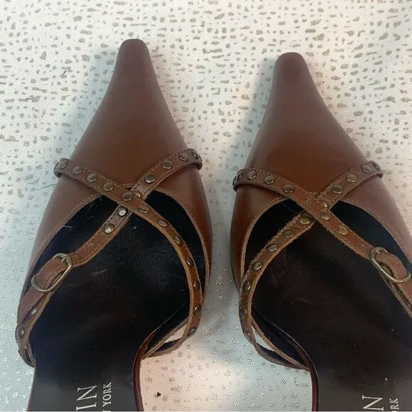 ANN KLEIN New York Brown Pointed Toe Criss Cross Design