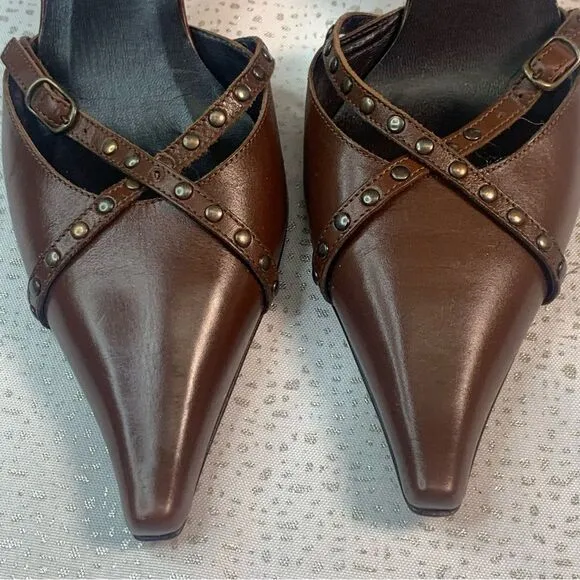 ANN KLEIN New York Brown Pointed Toe Criss Cross Design