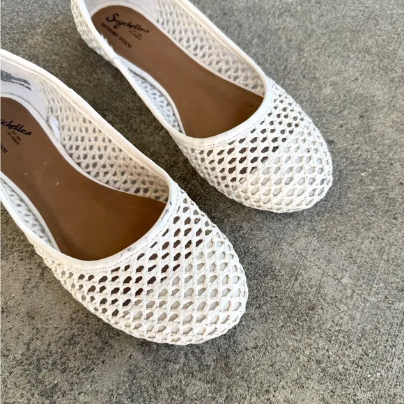 Anthropologie Seychelles Ivory White Open Weave Flats Size 7.5 Memory Foam Shoes