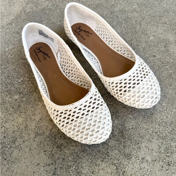 Anthropologie Seychelles Ivory White Open Weave Flats Size 7.5 Memory Foam Shoes