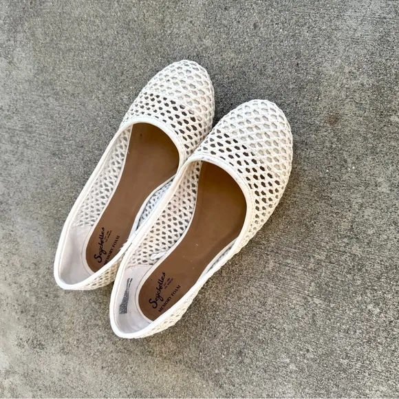 Anthropologie Seychelles Ivory White Open Weave Flats Size 7.5 Memory Foam Shoes