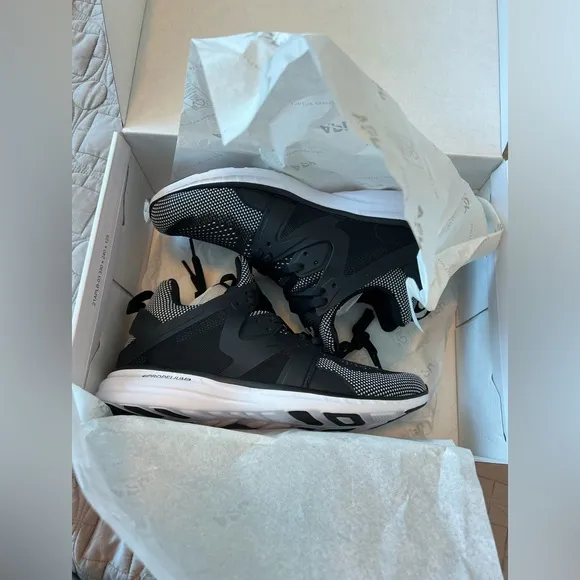 APL Ascend Black and White Shoes Men’s