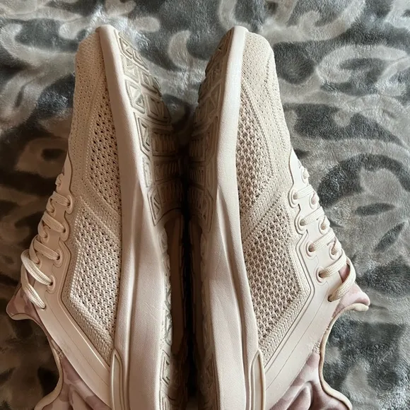APL Tech Loom Tracer Knit Training Shoes