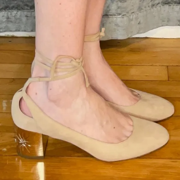 Aquazzura Trinity Pump 50 stars - nude pump with gold heel and ankle tie sz 37
