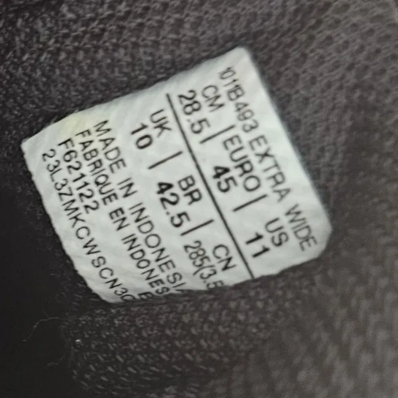 ASICS Gel Contend Mens Wide Gray Athletic Running Shoes, Sneakers