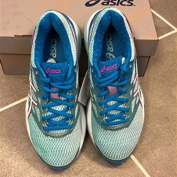 ASICS Gel Cumulus 18 shoes sneakers new running T6CBN 6701 aqua Women’s Size 6