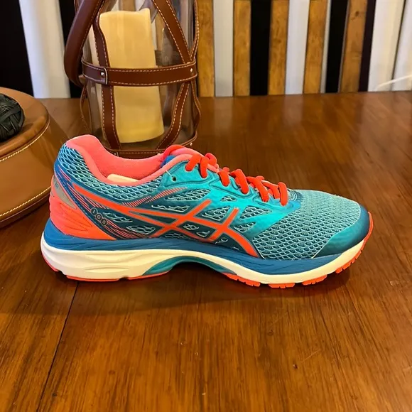 ASICS Gel Cumulus 18 shoes sneakers T6C8N 3906 running coral blue Womens Sz 6.5