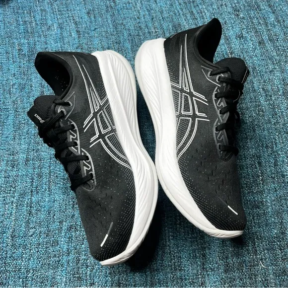 Asics Gel Cumulus 26 Running Shoes in Black White