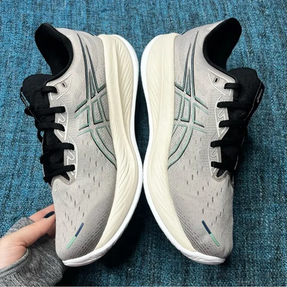 Asics Gel Cumulus 26 Running Shoes in Moonrock Dark Mint