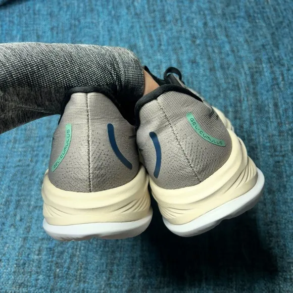 Asics Gel Cumulus 26 Running Shoes in Moonrock Dark Mint
