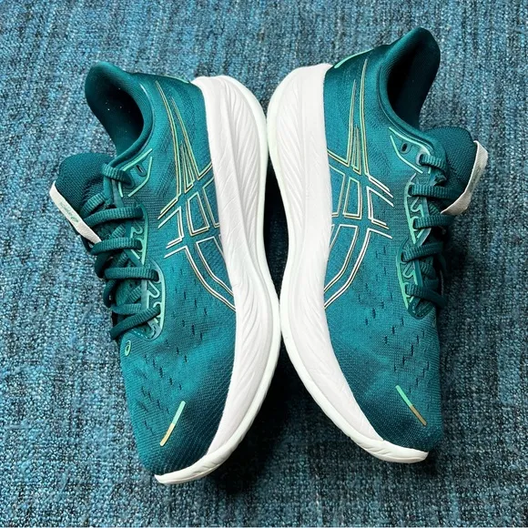 Asics Gel Cumulus 26 Running Shoes in Rich Teal Pale Mint