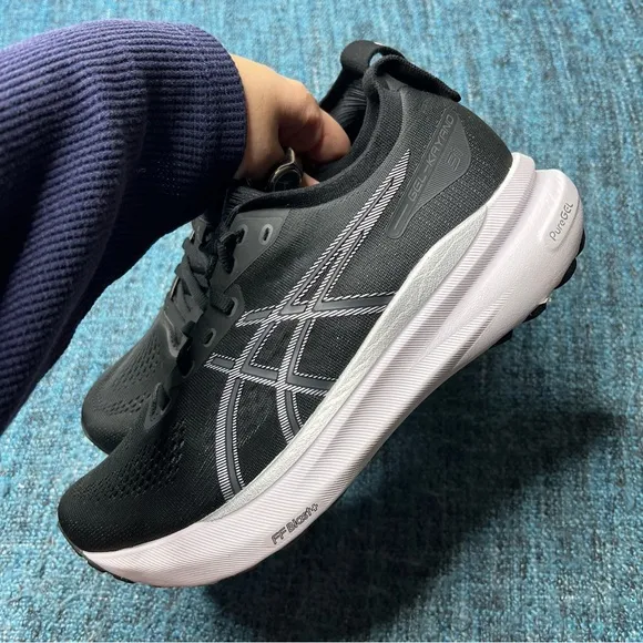 Asics Gel Kayano 31 Running Shoes in Black White