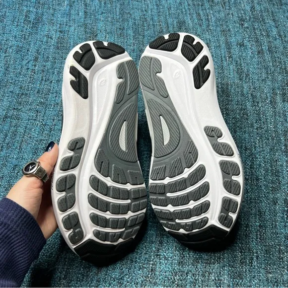 Asics Gel Kayano 31 Running Shoes in Black White
