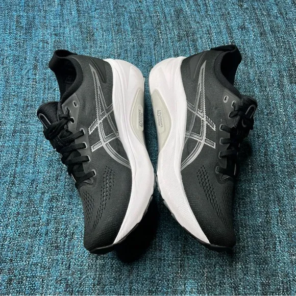 Asics Gel Kayano 31 Running Shoes in Black White