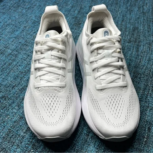 Asics Gel Kayano 31 Running Shoes in White Dolphin Grey