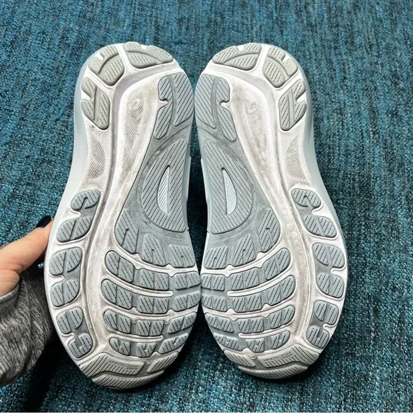 Asics Gel Kayano 31 Running Shoes in White Dolphin Grey