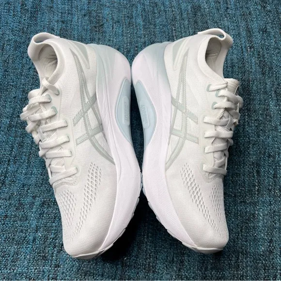 Asics Gel Kayano 31 Running Shoes in White Dolphin Grey