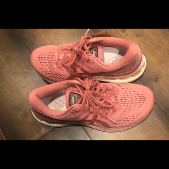 ASICS GEL-Kinsei Blast running shoes NEW