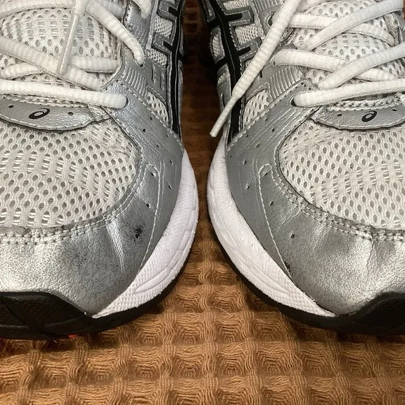 Asics Gel Kinsei Running Mens Sz 9 Silver Metallic Shoes Sneaker Casual 1021A117