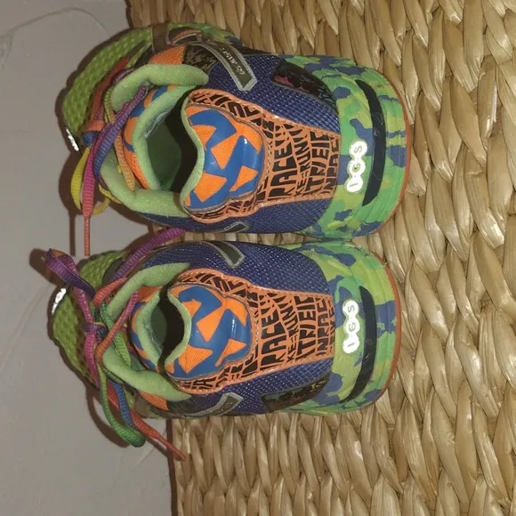 ASICS Gel-Nossa IGS TRI 8 Mens Neon Colorful shoes size 10.5