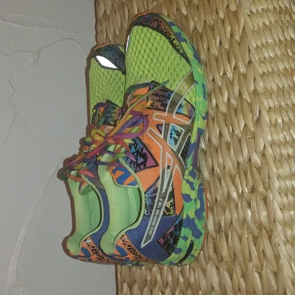ASICS Gel-Nossa IGS TRI 8 Mens Neon Colorful shoes size 10.5